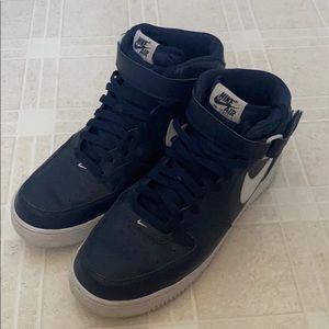 Nike mid Air Force 1